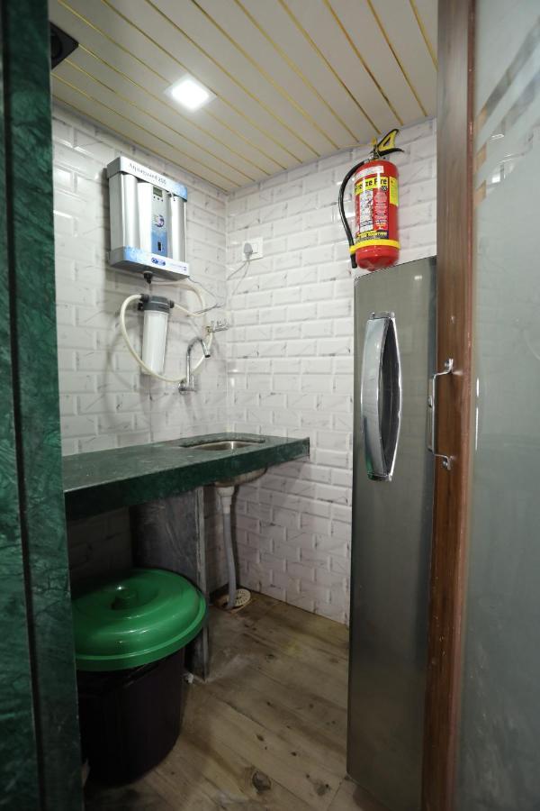 Mango Marol Dormitory Mumbai Eksteriør bilde